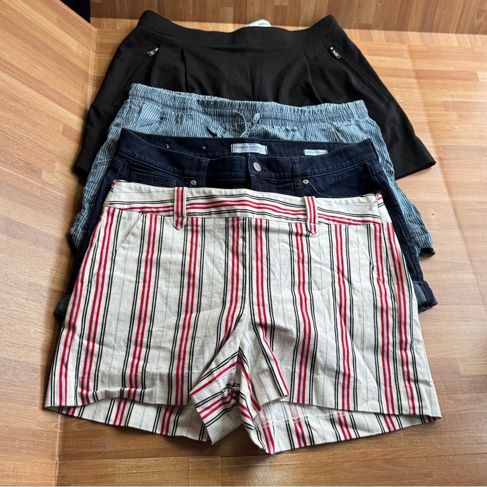 Banana republic and more ladies shorts bundle size large/10